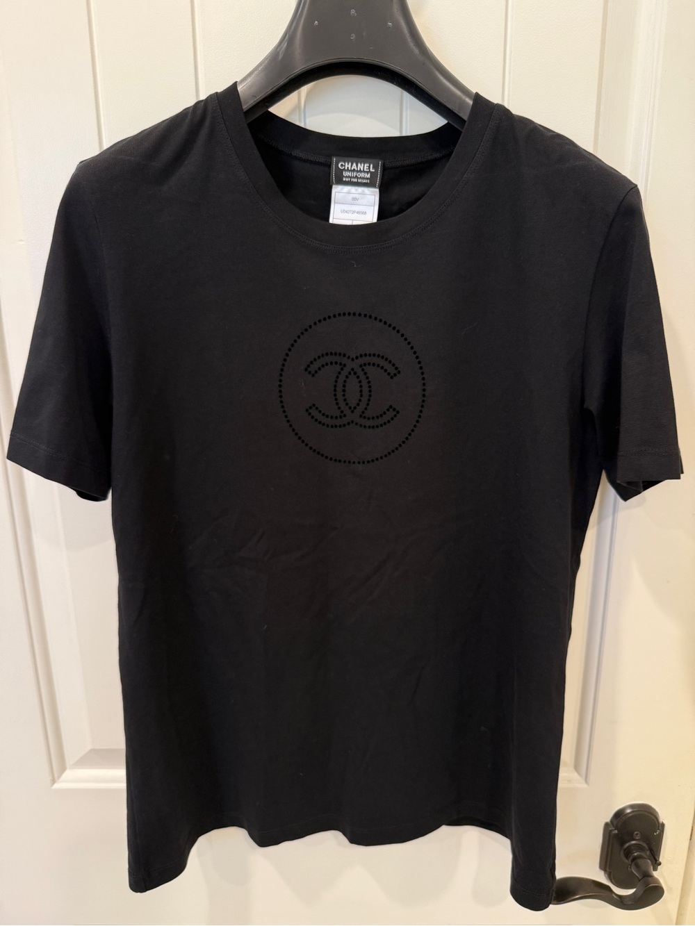 CHANEL Uniform Black CC Logo Short Sleeve Tee